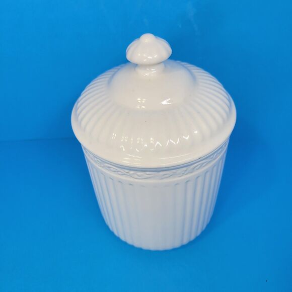 Mikasa Italian Countryside DP900 White 7 1/8  Medium Cannister & Lid EC - Picture 2 of 11